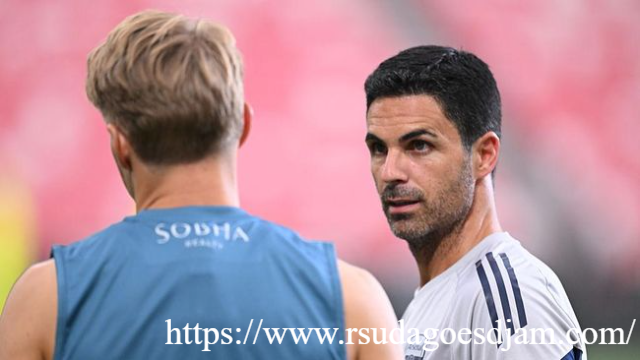 Arteta Angkat Topi